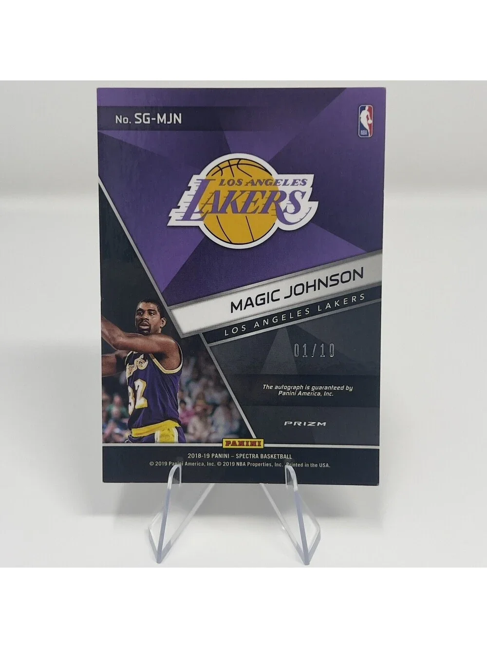 2018-19 Panini Spectra Basketball Magic Johnson Signatures Auto SG-MJN Gold 1/10